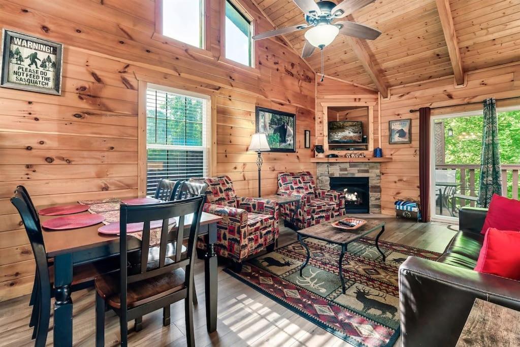A Top Notch Lodge~개틀린버그 외부 사진